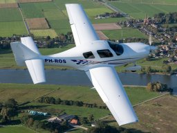 BenUllings_2018-09-28_EHLE_A2A_LancairES_PH-ROS_D851991-Edit(2030)BU-FB1200