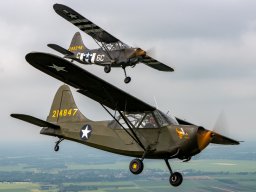 BenUllings_2021-06-19_EHHO_A2A_STINSONS_N255DB&amp;N57797_D855069-bewerkt(2030)BU